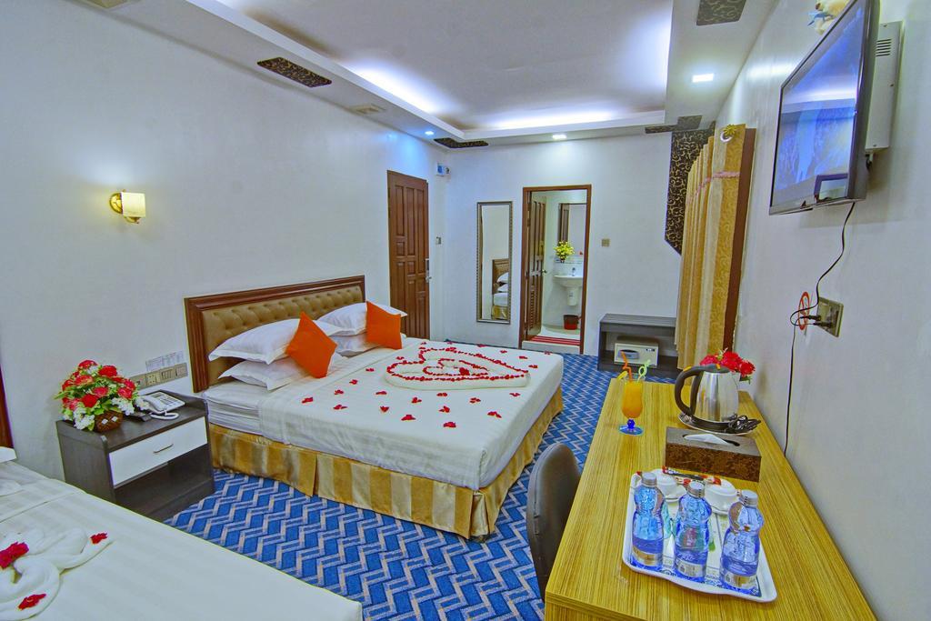 Perfect Hotel Мандалай Экстерьер фото