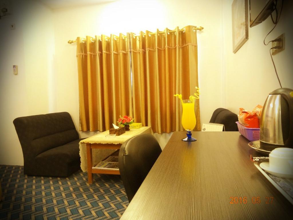Perfect Hotel Мандалай Экстерьер фото