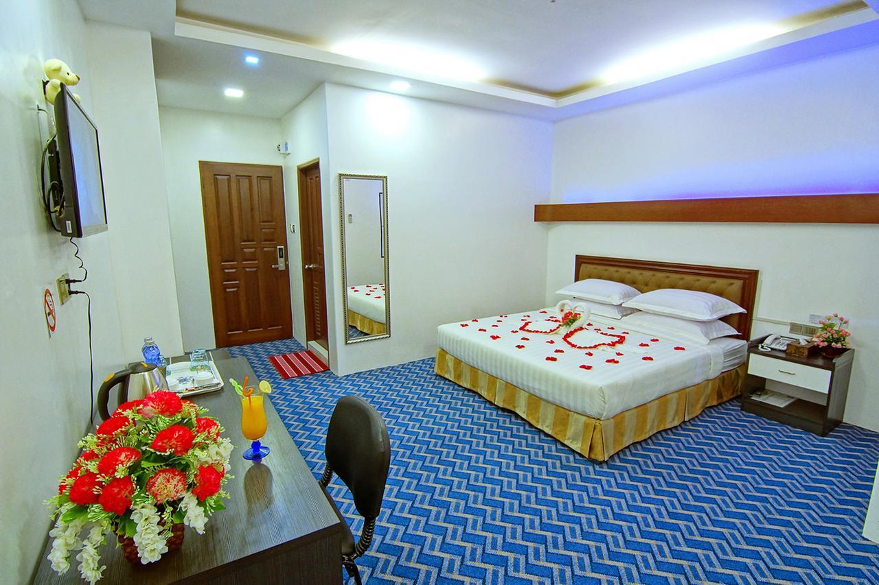 Perfect Hotel Мандалай Экстерьер фото